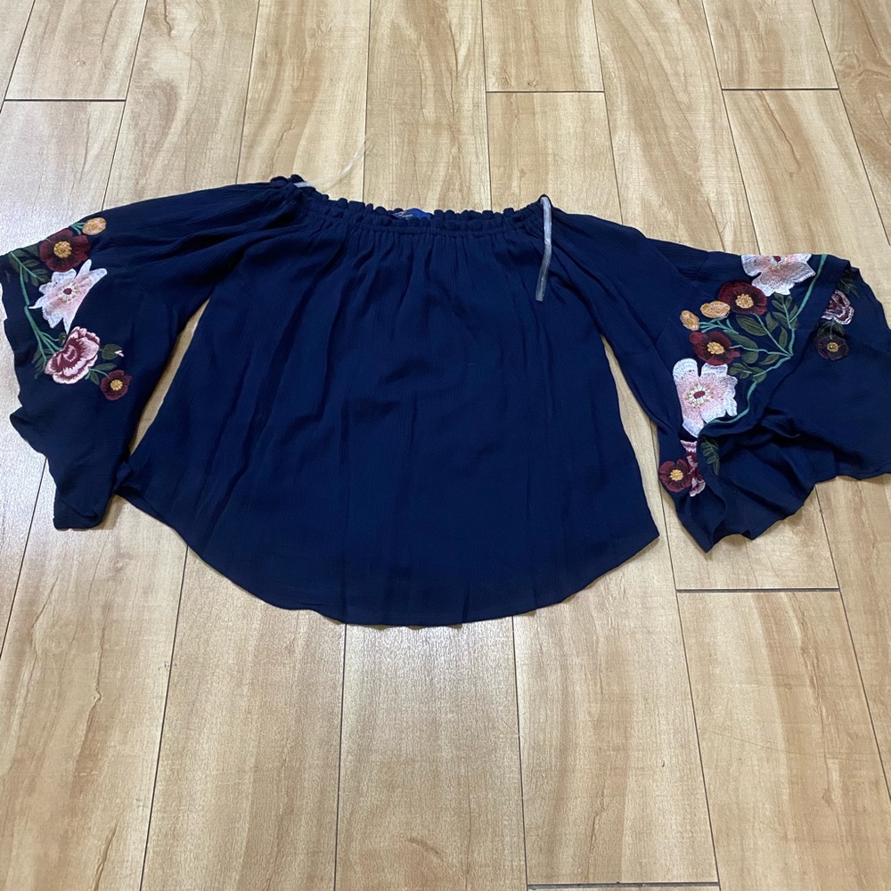 Francesca’s Blue Rain Women’s XS Off The Shoulder Top Brand New